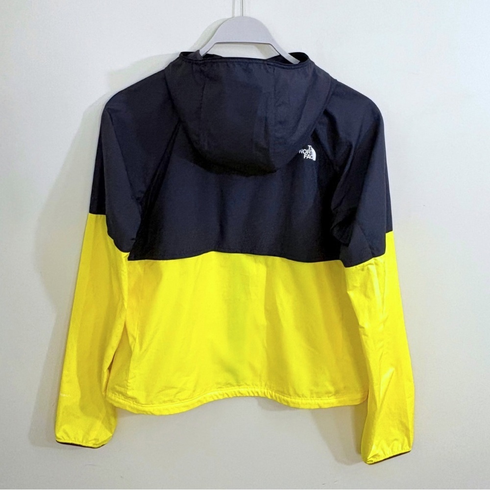 The North Face Women’s Flyweight Hoodie - Picture 3 of 15